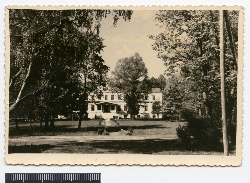 foto, Viljandi khk, Vana-Võidu Tehnikumi hoone, park, u 1955?