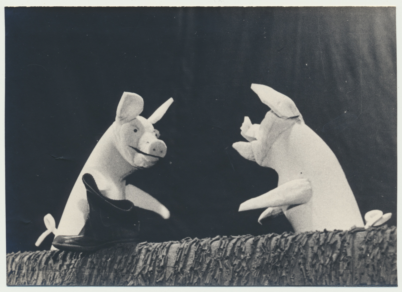 foto Viljandi Isetegevuslik Nukuteater, etendus Kolm põrsakest 1962 foto E.Veliste