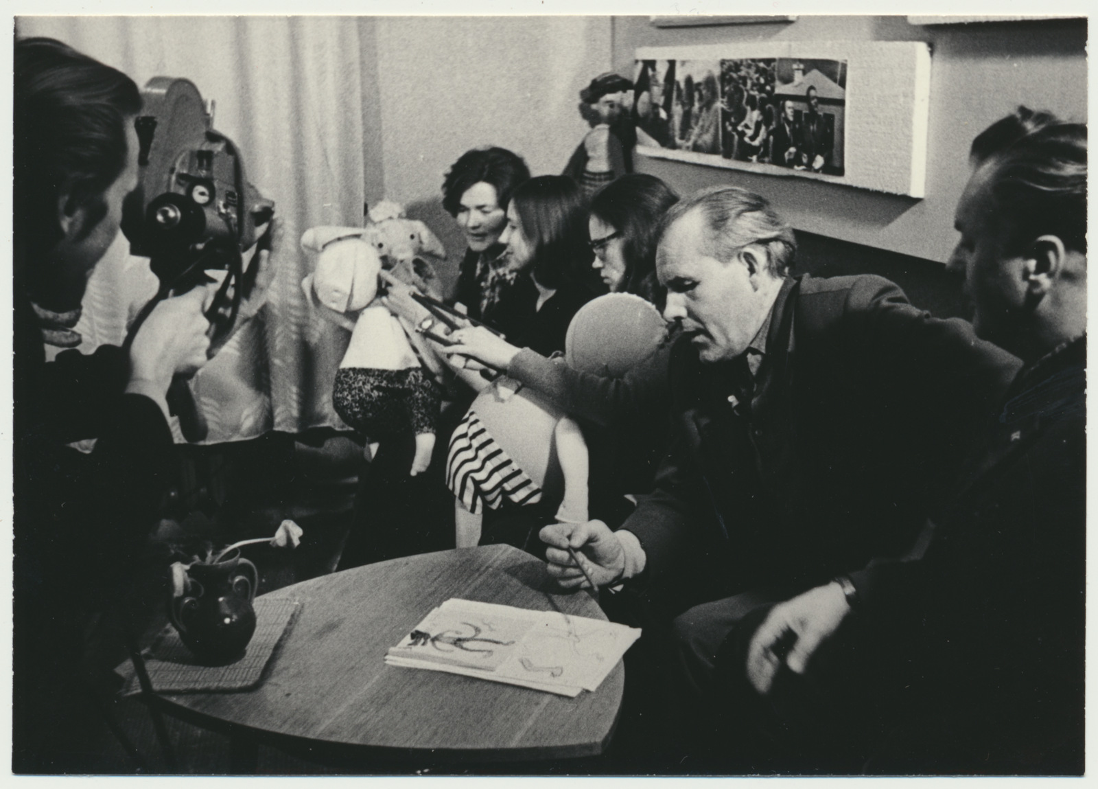 foto Viljandi Isetegevuslik Nukuteater, filmimine, ETV, Viljandi kultuurimaja u 1970 foto E.Veliste