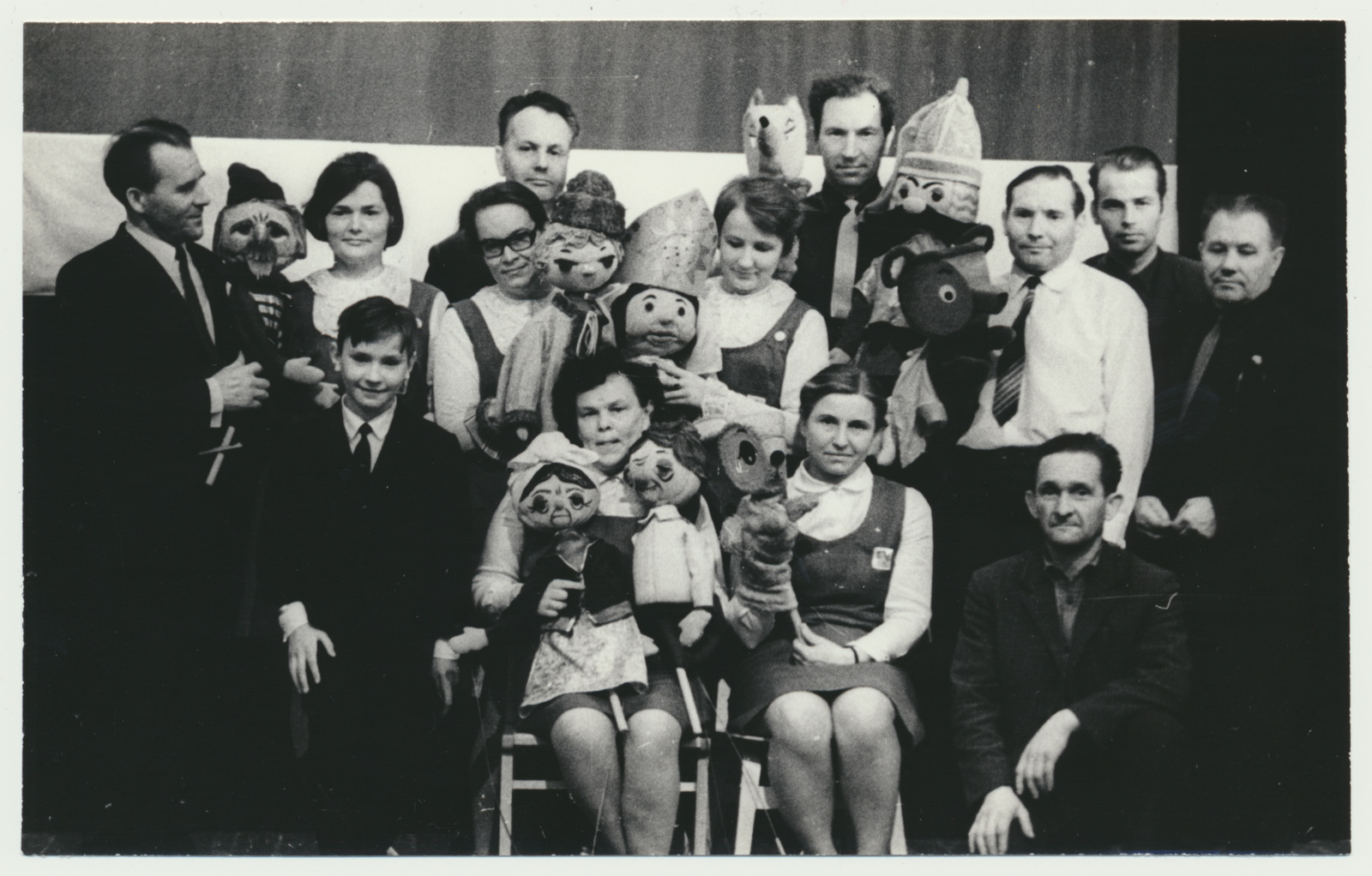 foto Viljandi Isetegevuslik Nukuteater, lavastuse Havi käsul tegelased, 1970 foto E.Veliste