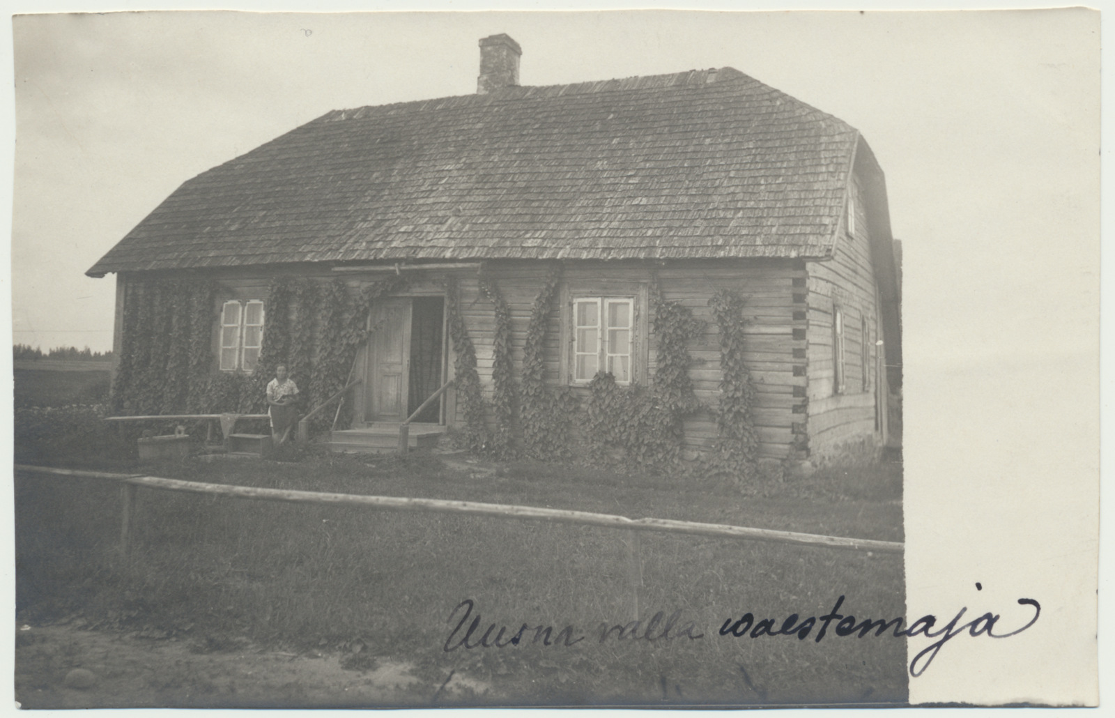 foto Viljandi khk Uusna vald, vaestemaja (vanadekodu) u 1925