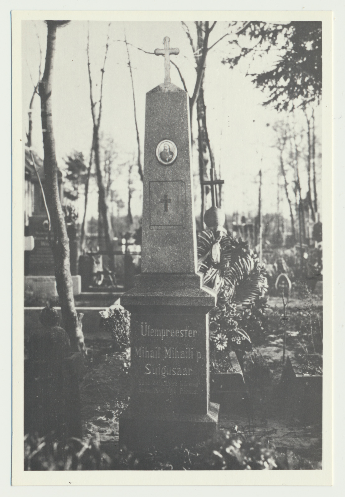 foto Pärnu, preester Mihail Suigusaar'e haud