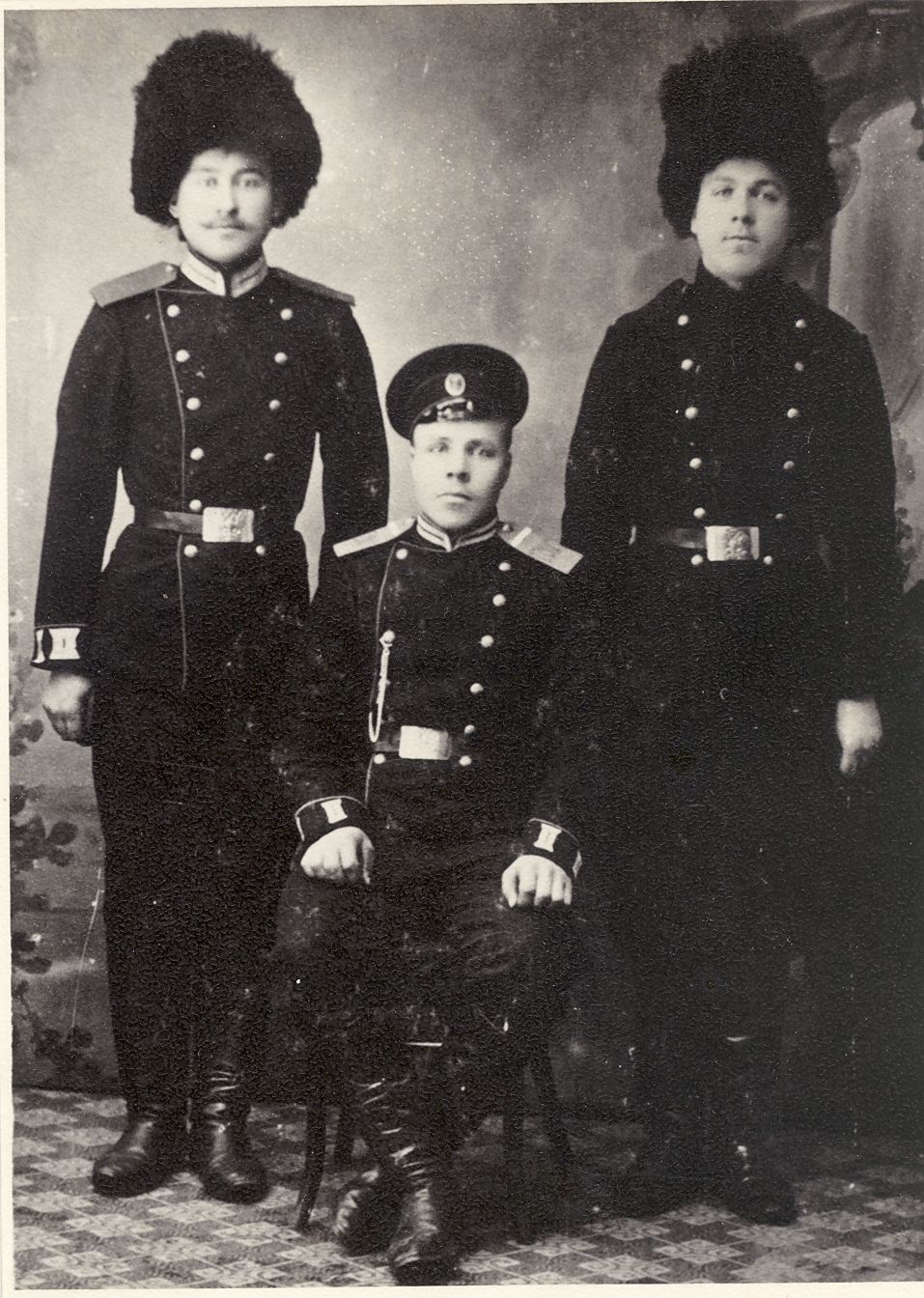 Aleksander Simson sideväelasena