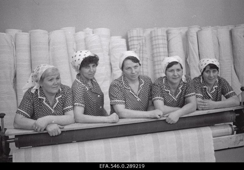 Textile industry. (sindi and Pärnu lk - a note by the author.) [pärnu Linakombinate and/or Sindi nim on December 1. Factory]