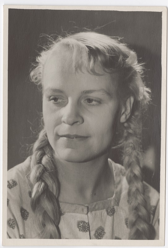 Fotod "Vargamäe vanade ja noorte" lavastusest