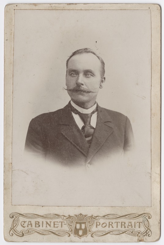 Fotod A.H.Tammsaare sõbrast J.Kaelist