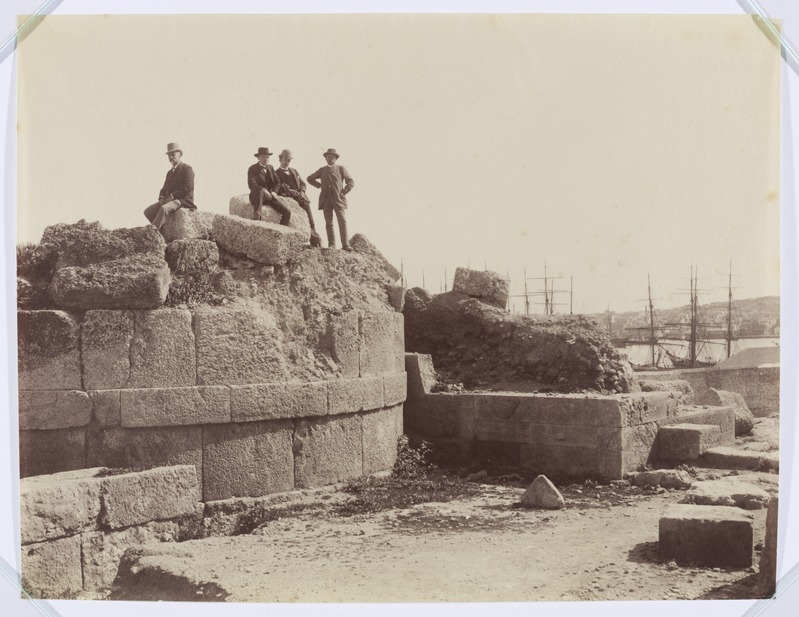 Saksa arheoloogid Pireuse sadamas Ektioneia kindluse varemetel