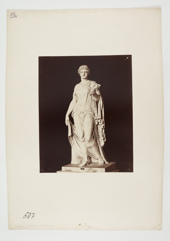 Flora figuur (Farnese Flora). Skulptuur Napoli muuseumis