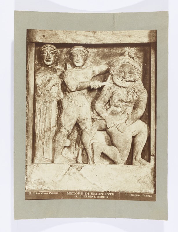 Perseus ja Medusa. Selinuse templi metoop Palermo muuseumis