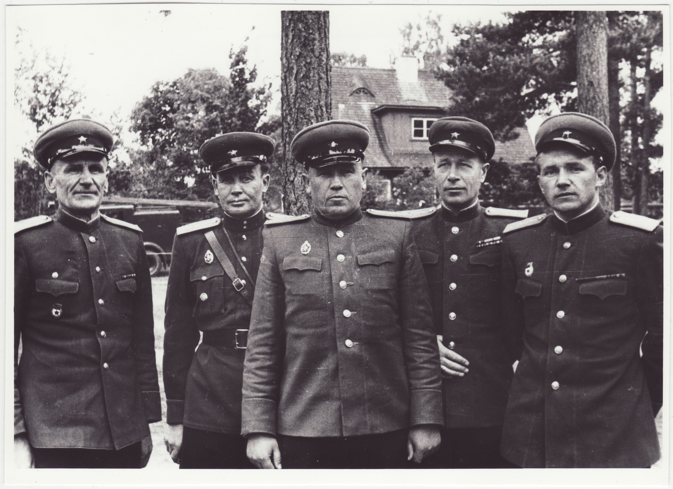 Tallinna sõjaväestatud tuletõrje komandodevahelised võistlused Linda tn 6: Tuletõrje Valitsuse juhtkond, 1951.a.