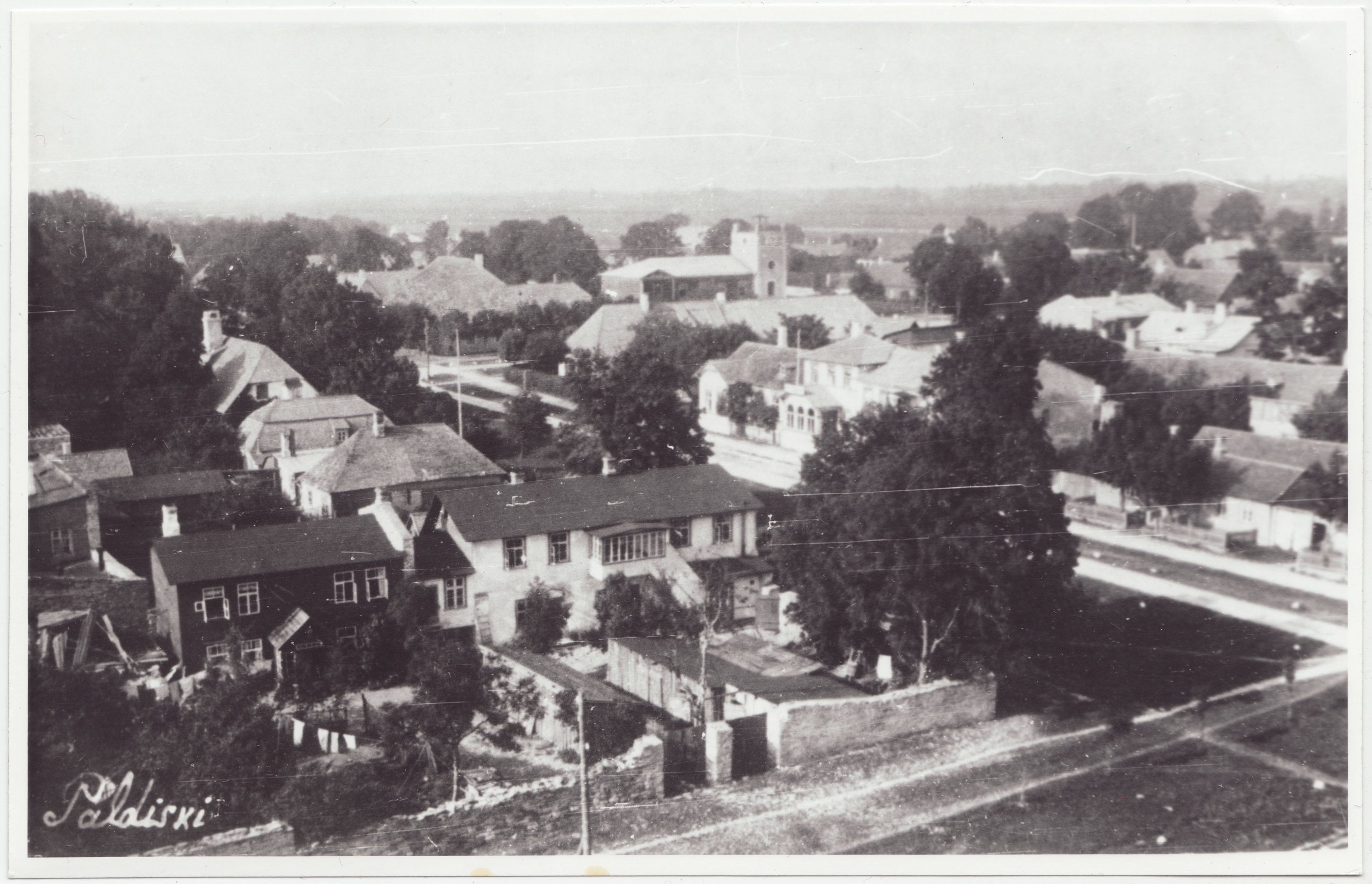 Paldiski vaade kõrgusest, taamal tuletõrjehoone.