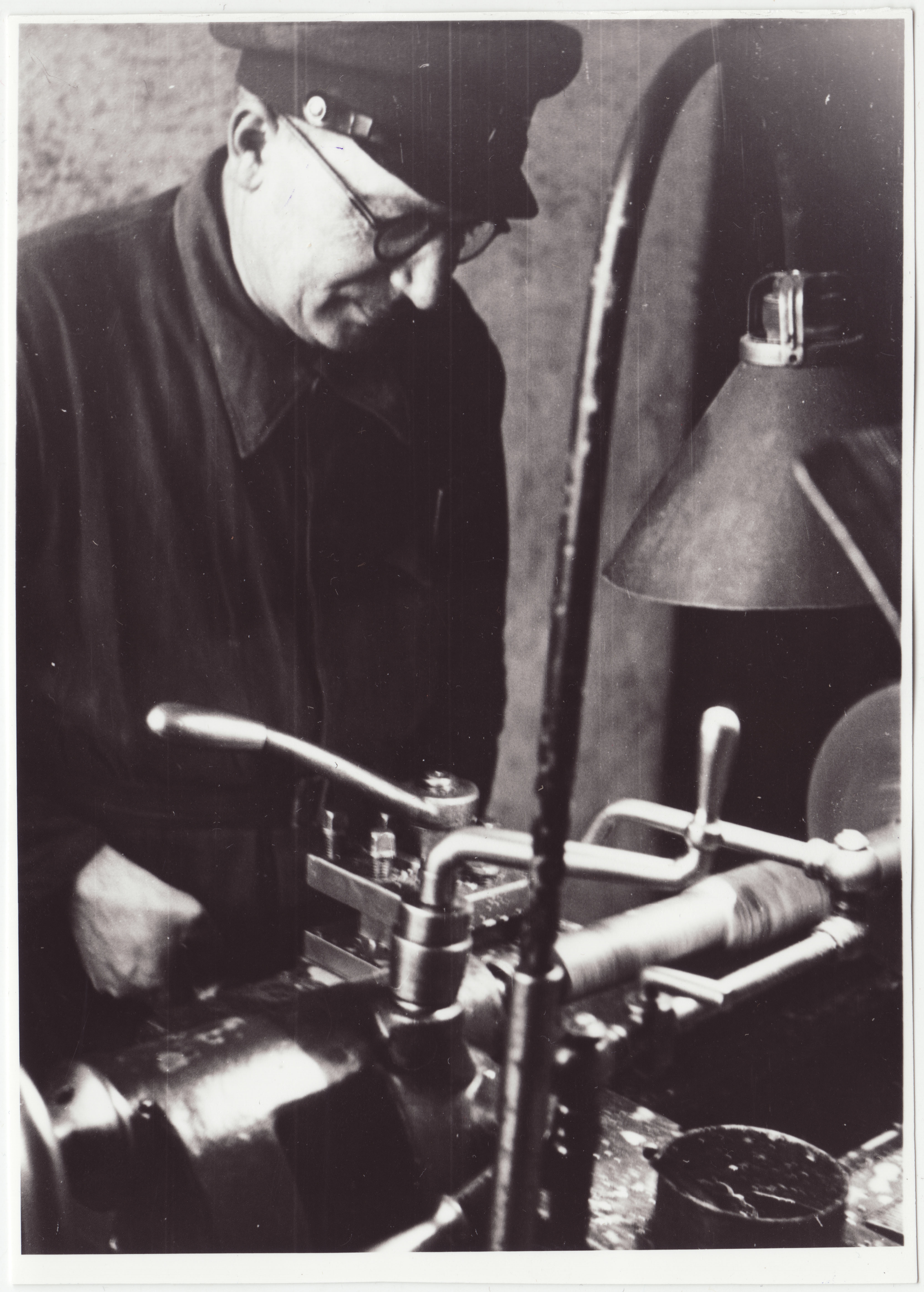V STTK meister R. Vennola treipingil töötamas, 1954.a.