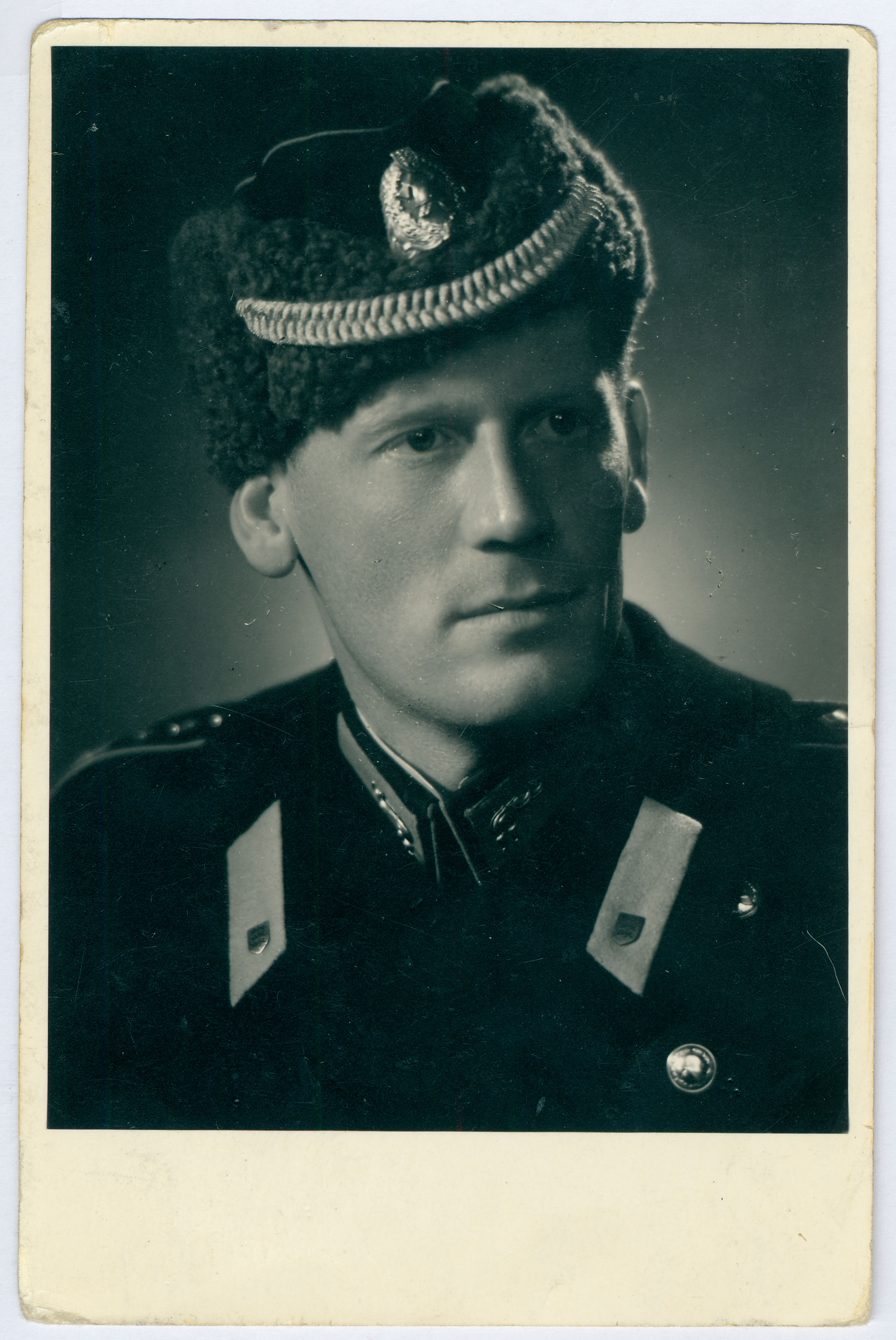 Portree: Endel Sulg, vabatahtliku tuletõrje töötaja 1943.
