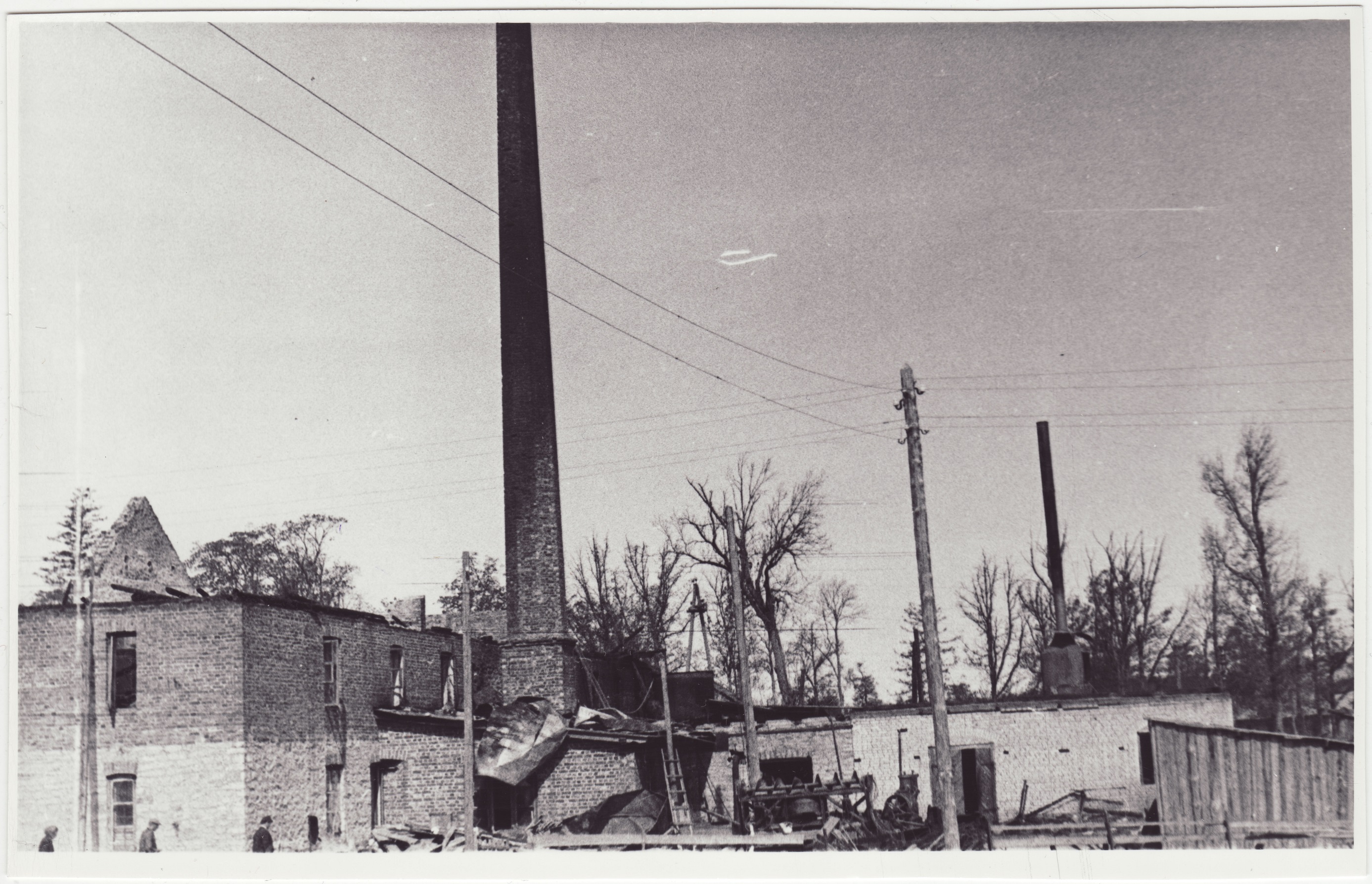 Tulekahjus hävinud villakraasimise ja ketramise ettevõtte varemed, 1956.a.