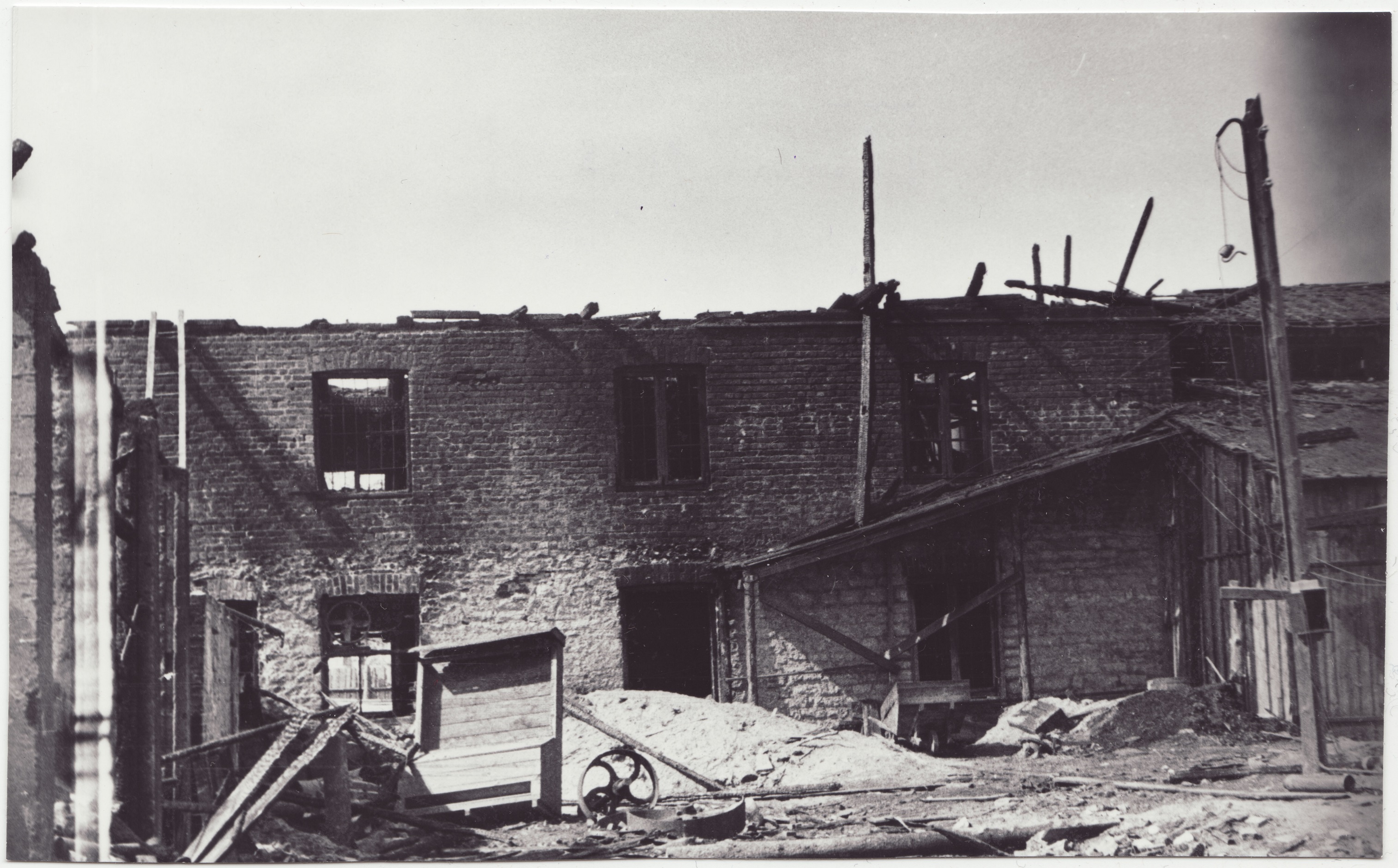Tulekahjus hävinud villakraasimise ja ketramise ettevõtte varemed, 1956.a.
