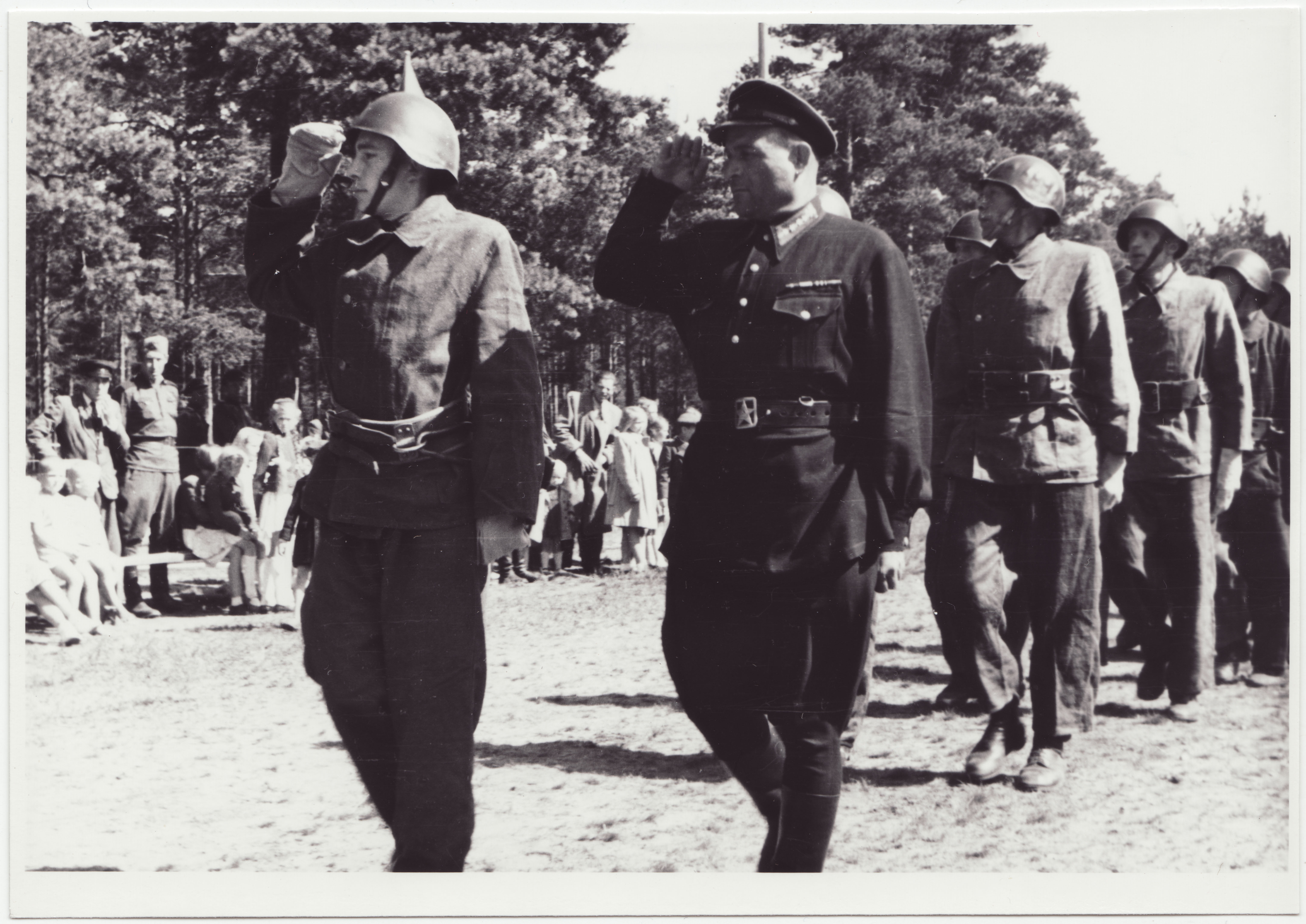 Tuletõrjevõistlused: osavõtjate paraad, 1949.a.