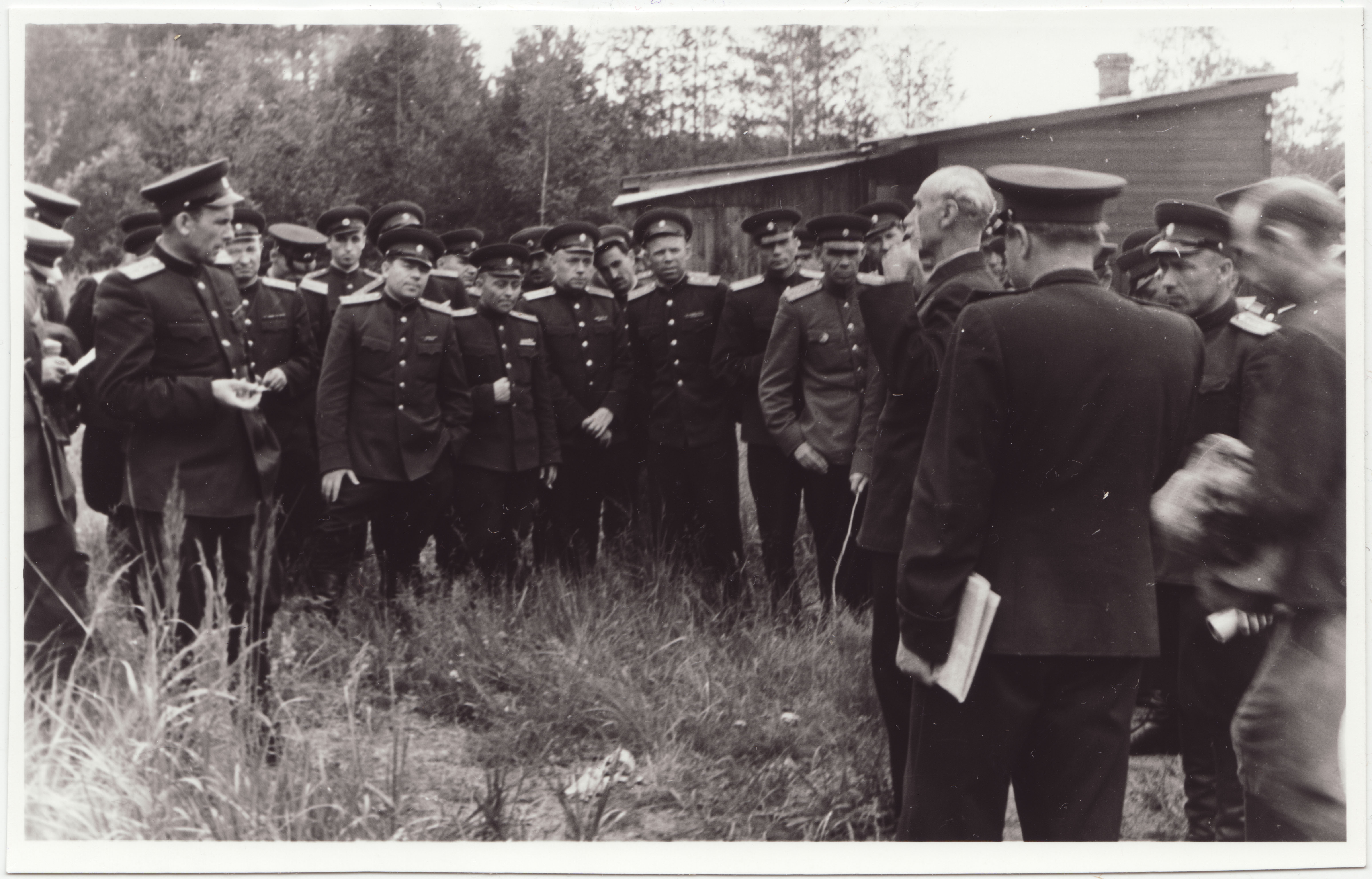 Kõrgem tuletõrjetehniline kursus Moskvas: kursuslased Tuletõrje Teadusliku Uurimise Keskinstituudis, 1957.a.