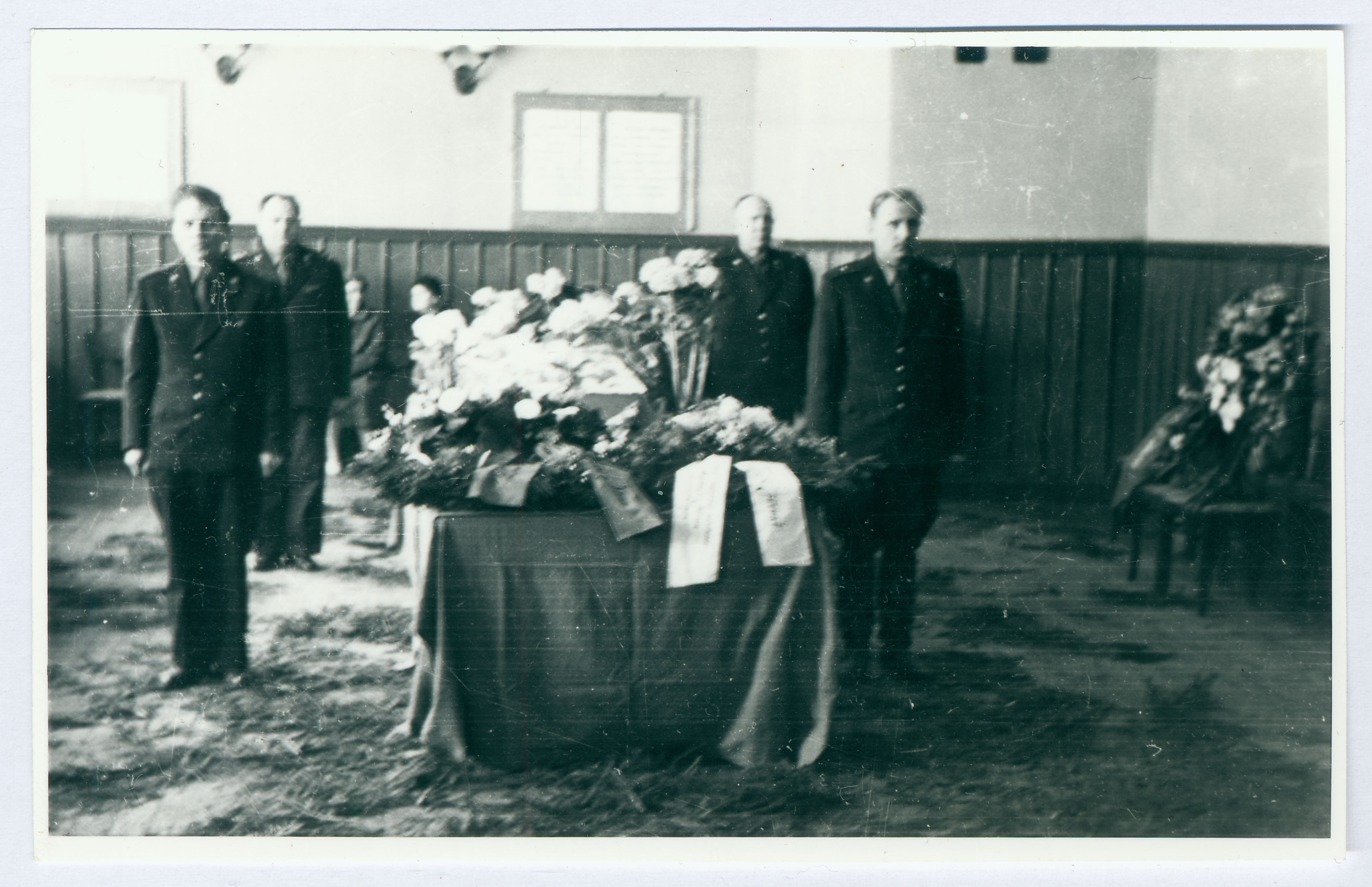Evald Jürna matusetalitus 
Auvalve sarga juures
1959
