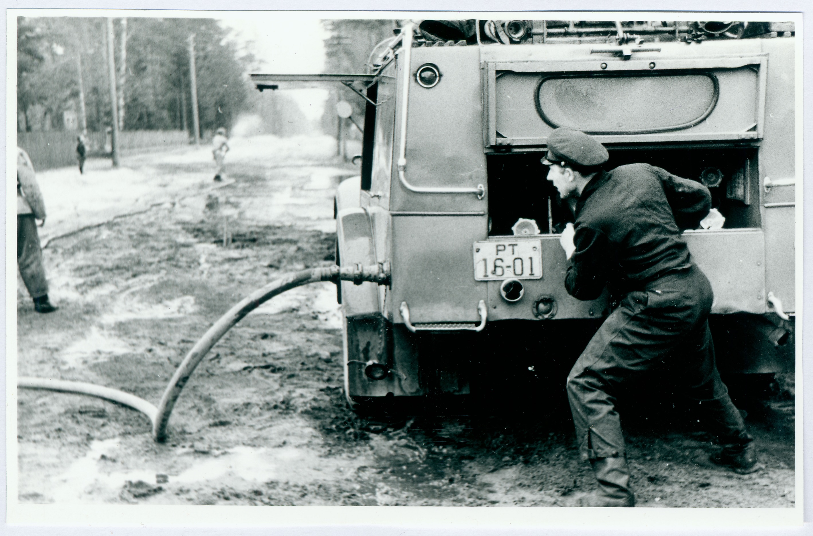 Sõjaväestatud tuletõrje õppus ja võistlused. Lahinguhargnemisel 1960