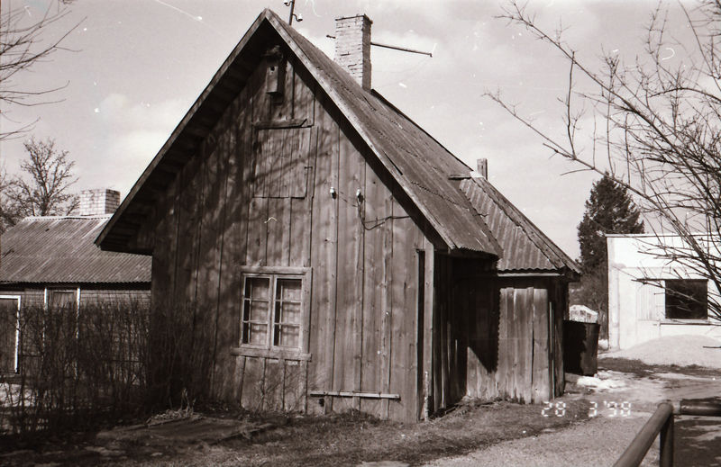 Maja Haapsalu maanteel Keilas