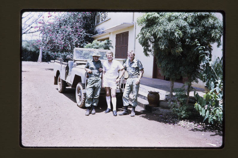 Sõdurid Vietnami tänaval