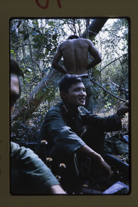 Vietnami sõdurid metsas