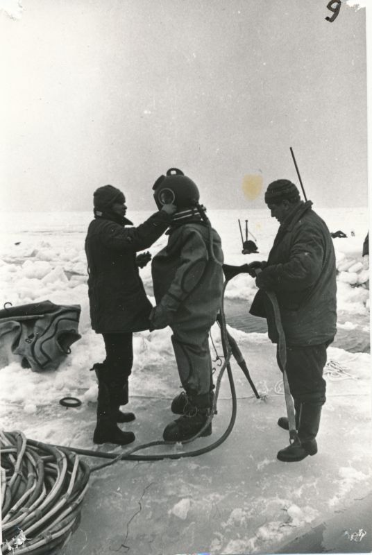 Foto. Virtsu-Kuivastu merekaabli avarii likvideerimine, kevad 1977