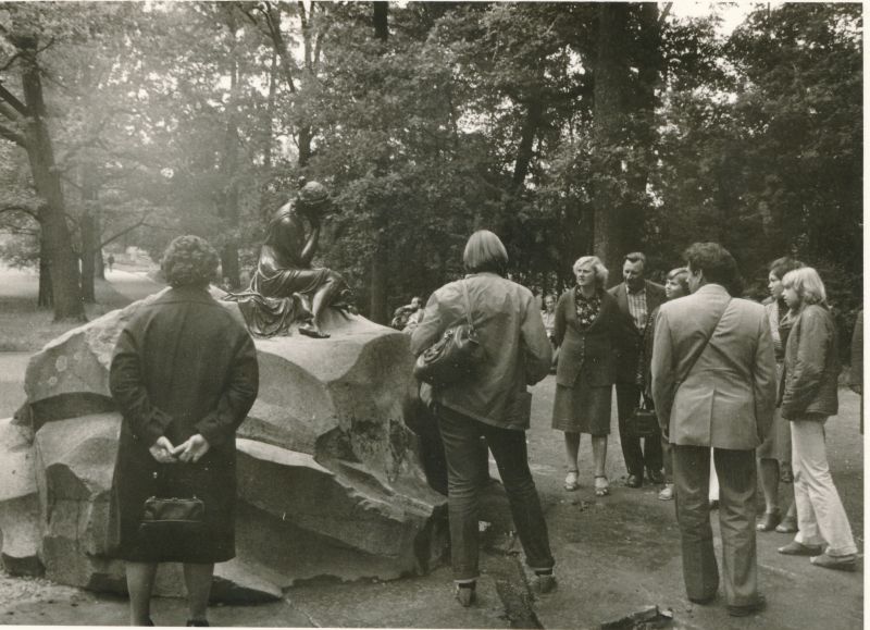 Foto. Haapsalu Rajooni Sidesõlme töötajad ekskursioonil Leningradis, Puškin, 1980
