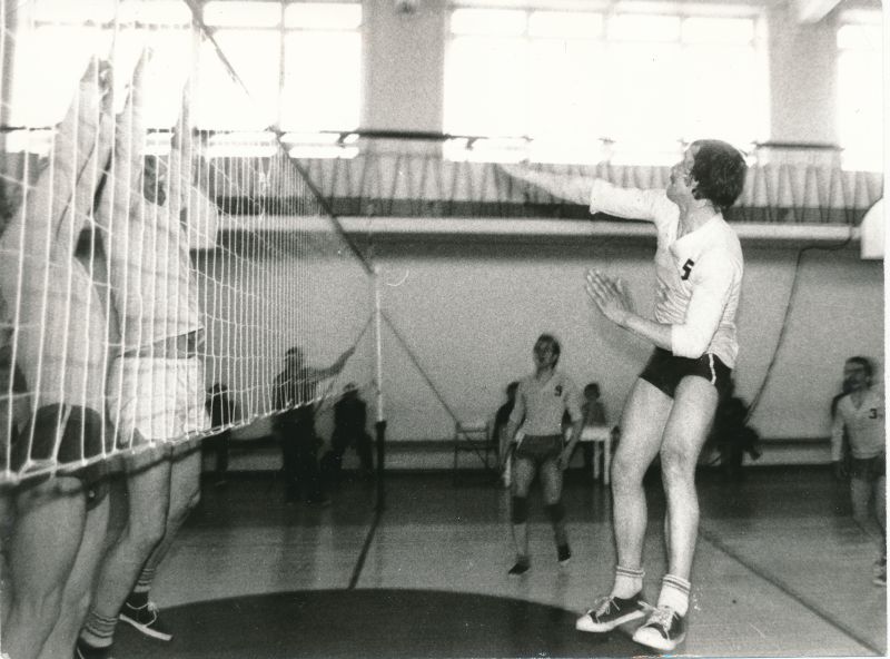 Foto. Vabariiklikud sidetöötajate korvpallivõistlused Haapsalus. Foto V. Pärtel, 4.-5.04.1981