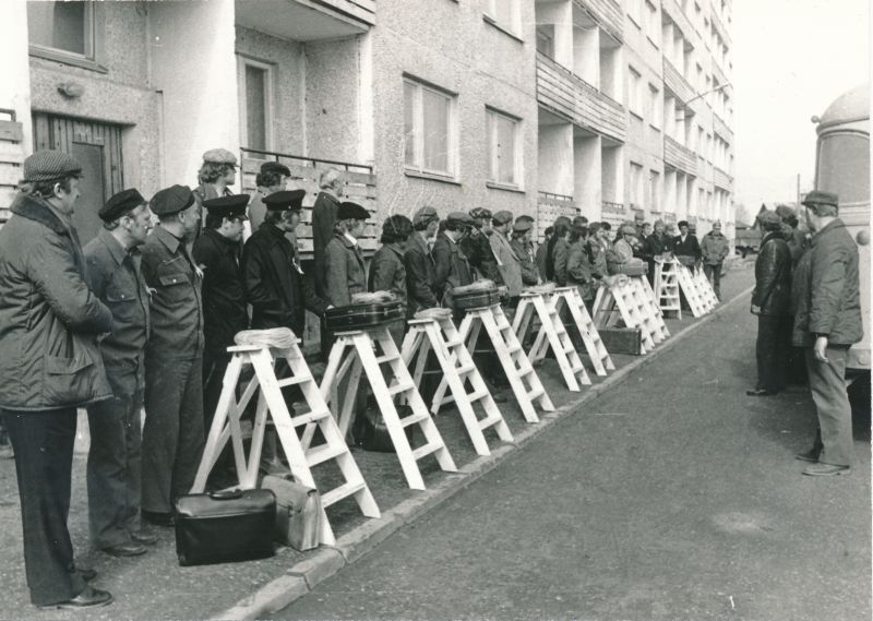 Foto. Vabariiklikud kutseala võistlused abonentpunktide ehitamises Haapsalus Mulla 14 1980.