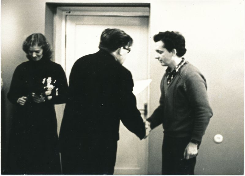 Foto. Haapsalu RSS kollektiivlepingu sõlmimise konverents. Arvo Selg'i autasustamine. Foto T/k "Haapsalu", 1981