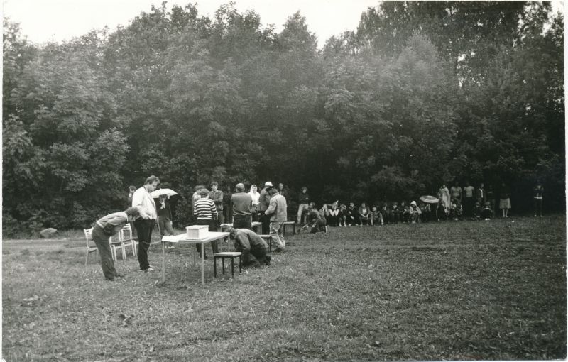 Foto. Sidetöötajate II "Väinamere mängud" Haapsalu rajoonis Kirimäel. Kutsealavõistlused. Foto V. Pärtel, august 1985