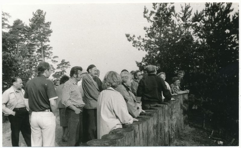 Foto. Isetegevuslike muuseumi töötajate seminar-õppereis Pärnu rajooni. Foto V. Pärtel, 28.-30. mai 1985