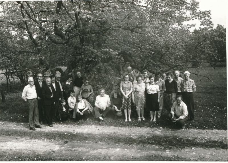 Foto. Isetegevuslike muuseumide töötajate seminar-õppereis Hiiumaale. Foto V. Pärtel, 1984