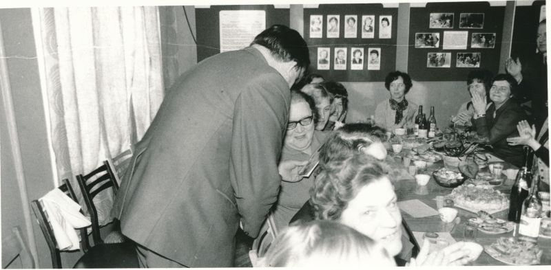 Foto. Naistepäeva tähistamine Haapsalu Sidesõlmes 1979.