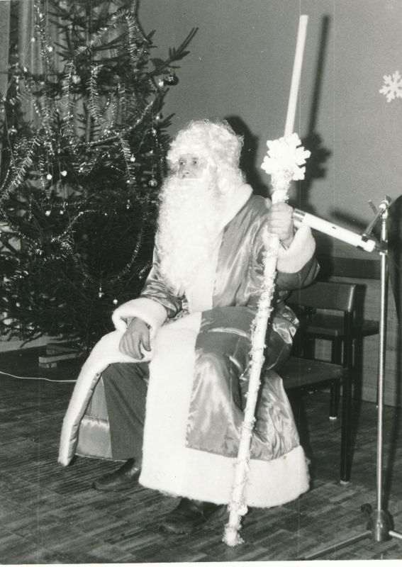 Foto. Haapsalu Sidesõlme laste nääripidu detsember 1987.