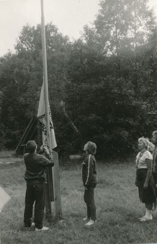 Foto. "Väinamere Sidemängud" Doorakul 1988.