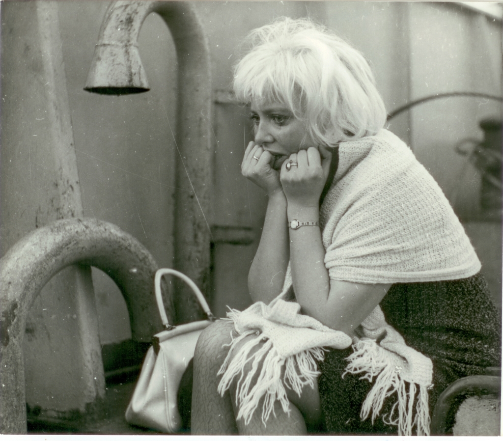 Kaader filmist "Keskpäevane praam".