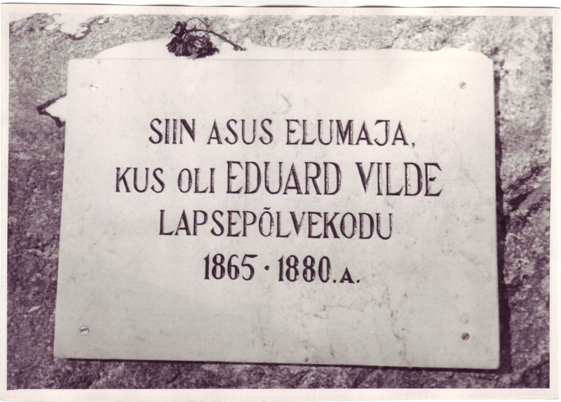 Memoriaaltahvel kivil