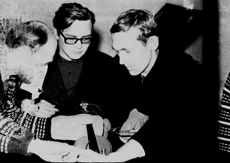 Häpening Kirjanike Majas