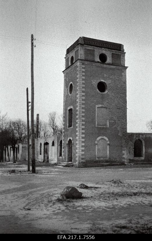 The ruins of Paldiski fire extinguishing building on Koidu Street.