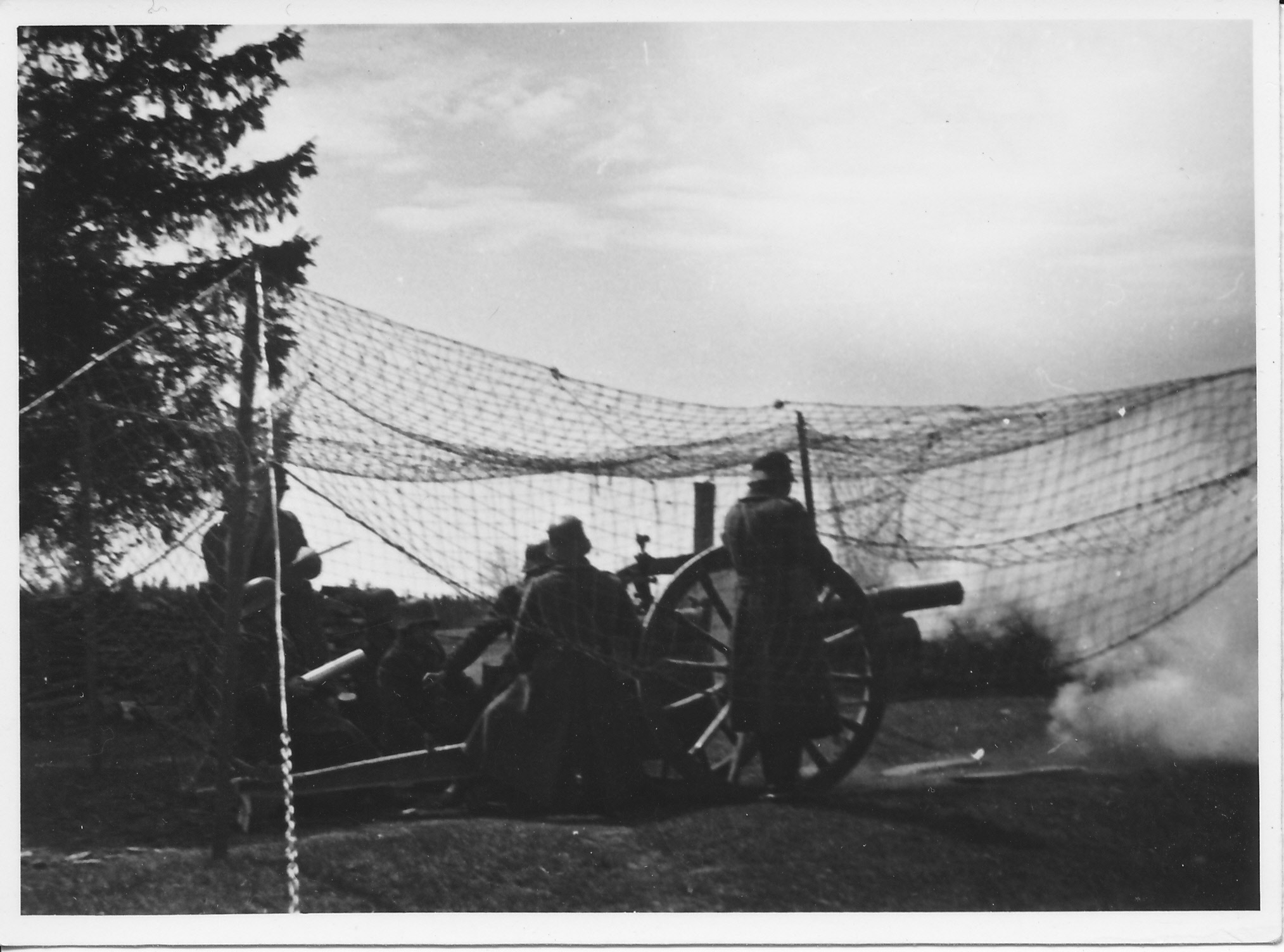 Eesti Vabariigi sõjavägi. 24.05.40. ... asp. patarei 76v tulistab.