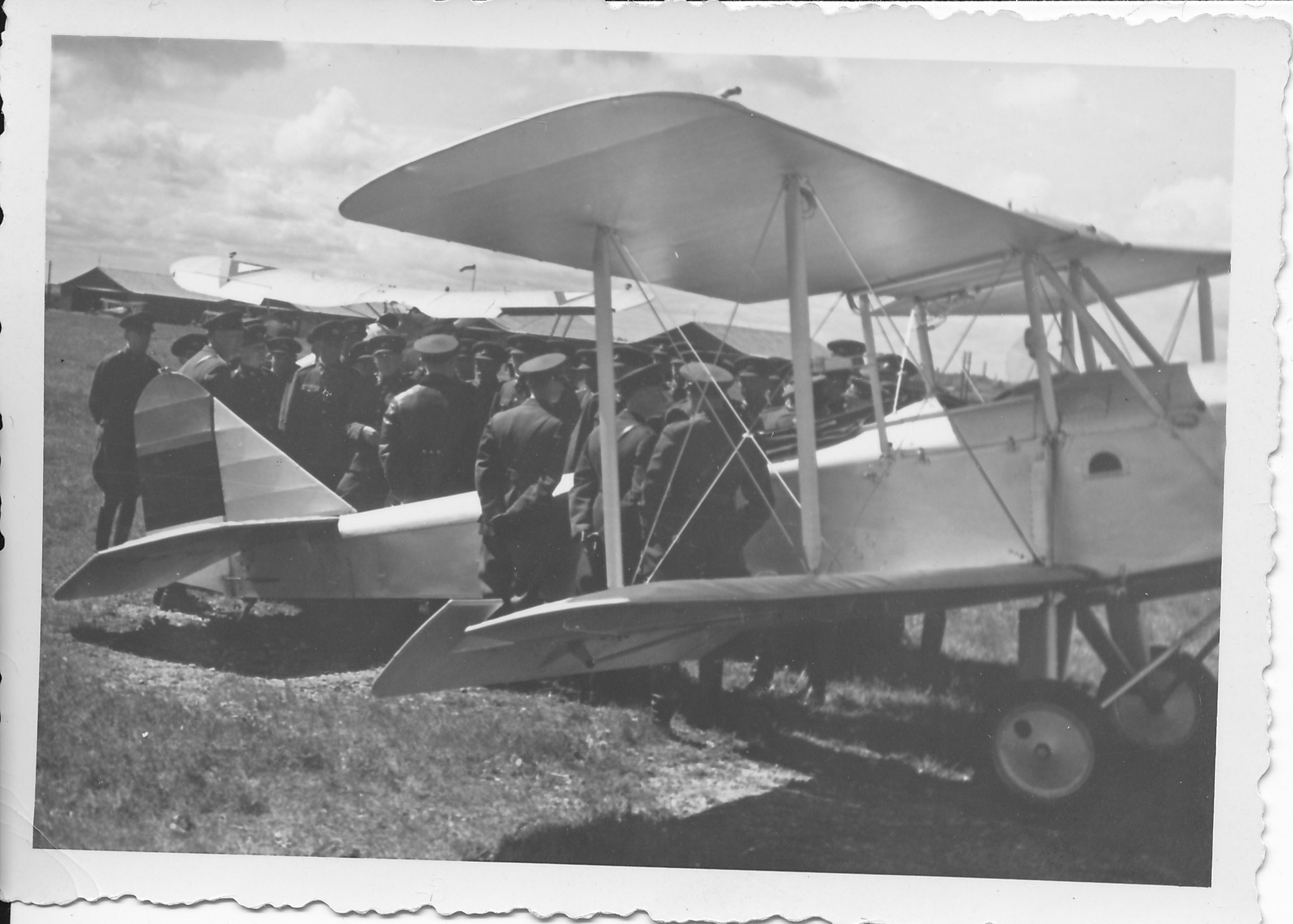 Eesti Vabariigi sõjavägi. 16.06.1939. Lasnamäel, luurelennuk.