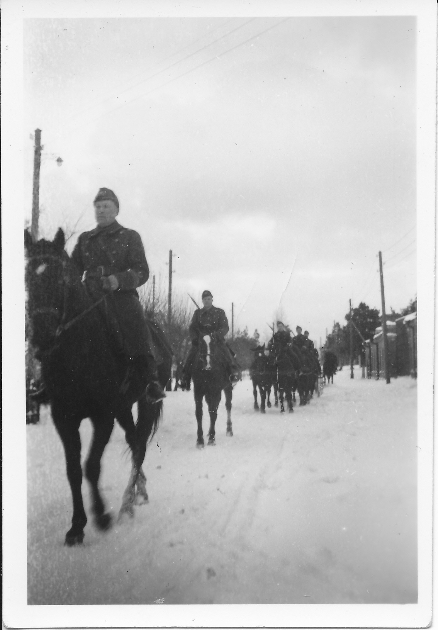 Eesti Vabariigi sõjavägi. Tagasi leinaseisaku tähistamiselt patareiga. 03.01.1940.