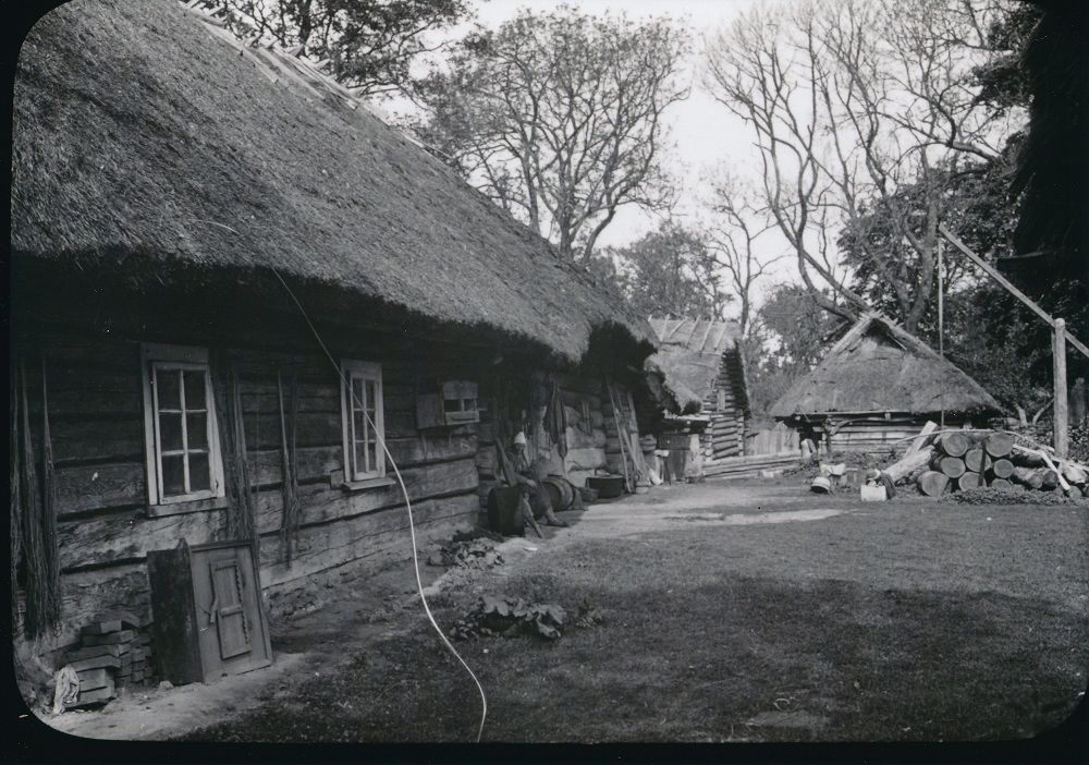 Lorents talu, Ruhnu