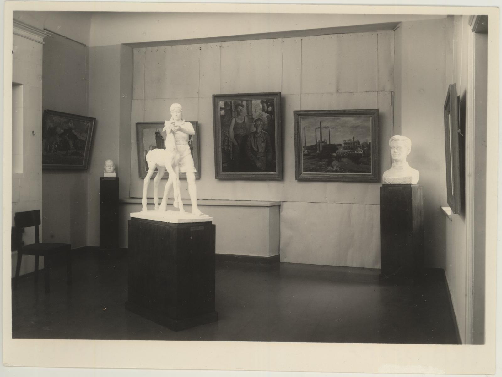 Tartu Riikliku Kunstimuuseumi ekspositsioon: "Nõukogude eesti kunst aastail 1940-1950". Avatud 19. juulil 1950