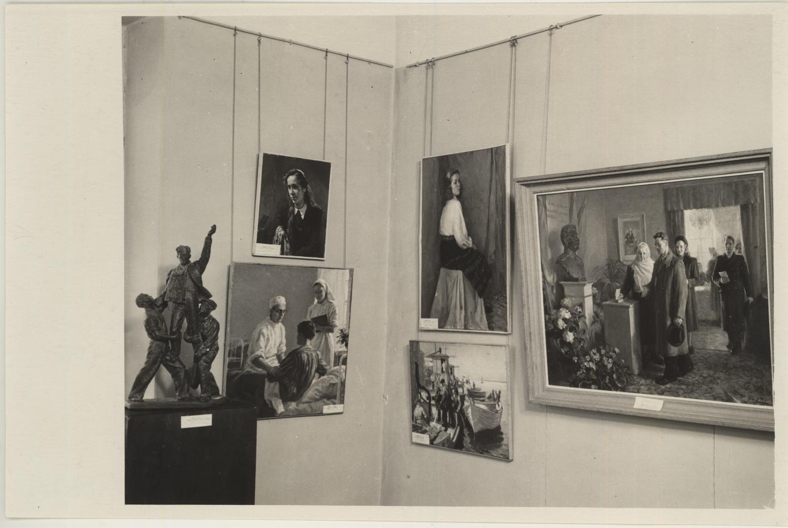 Vaade ENSV Riikliku Kunstiinstituudi 1952. a. õppe- ja diplomitööde näituselt 21.04.1953 - 25.05.1953. Tuba I