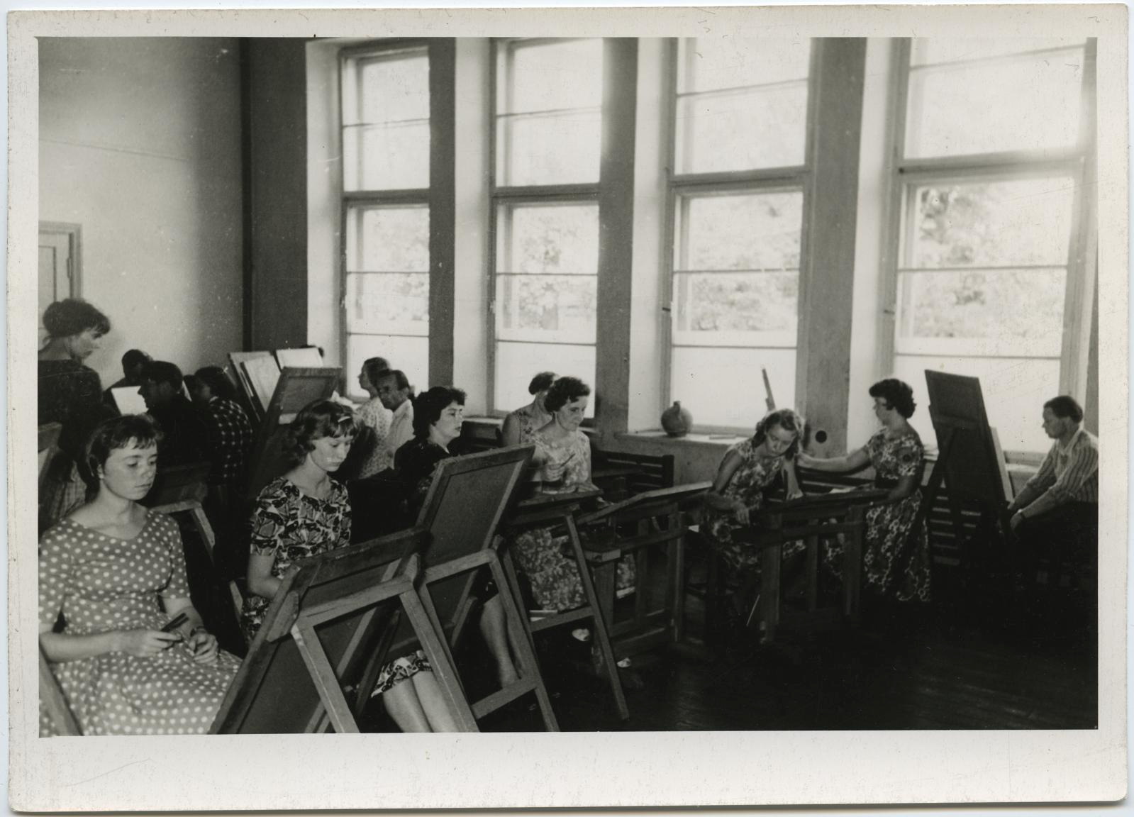 Algkursuse seminar Tartu Kujutava Kunsti Kooli ruumes suvel 1961