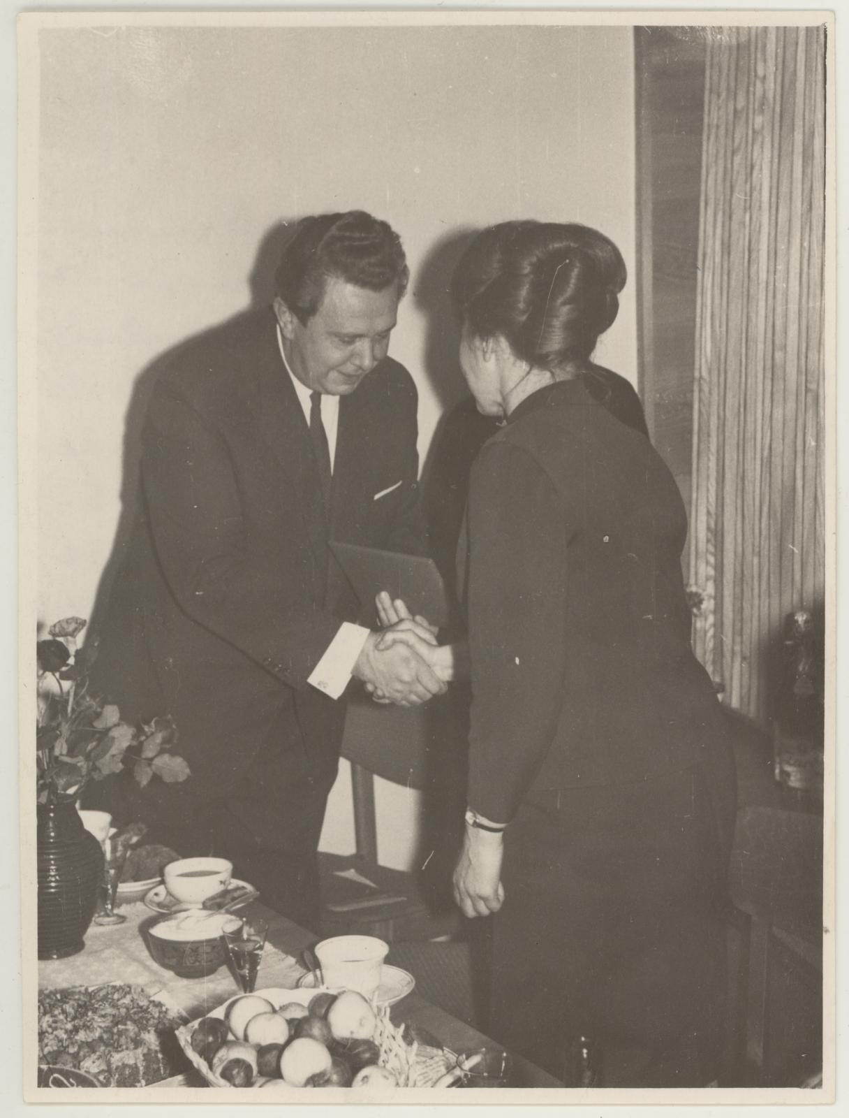 Läti maalikunstnik Uldis Zamzarise teoste näituse avamisele järgnevalt koosviibimiselt 25. sept. 1965