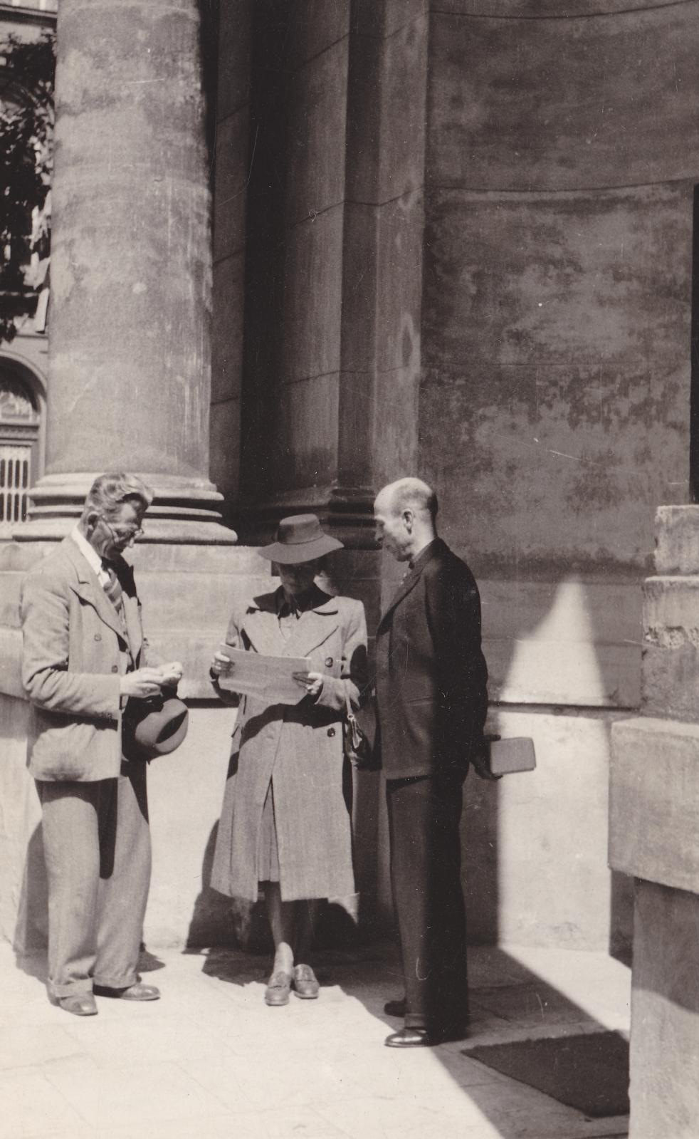 E. Viiralt Viinis 1944. aastal.